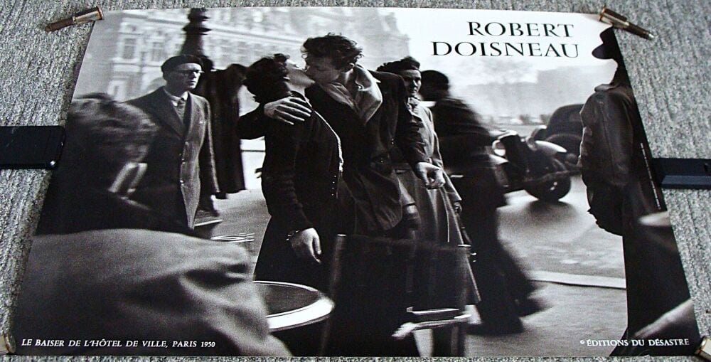 ROBERT DOISNEAU REALLY STUNNING AND RARE FRENCH POSTER 'THE KISS' FROM 1990