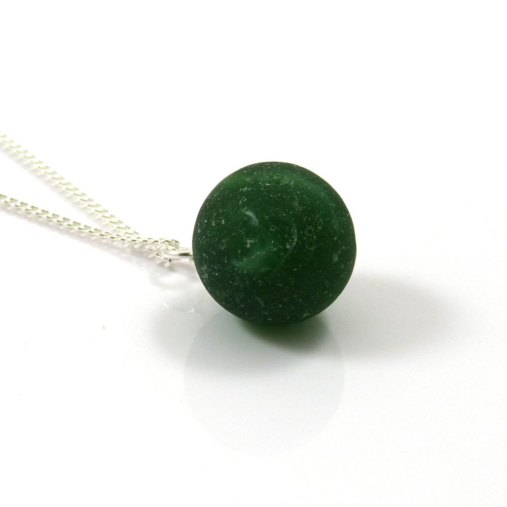 Vintage Hunter Green Sea Glass Marble Necklace 