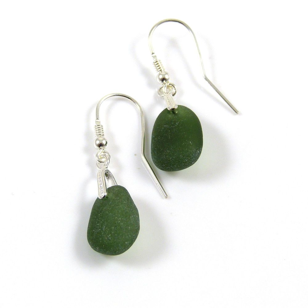 Hunter Green Sea Glass Drop Earrings e57