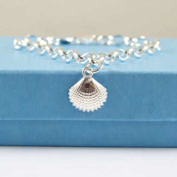 Delicate Sterling Silver Bracelet with Silver Scallop Shell Charm