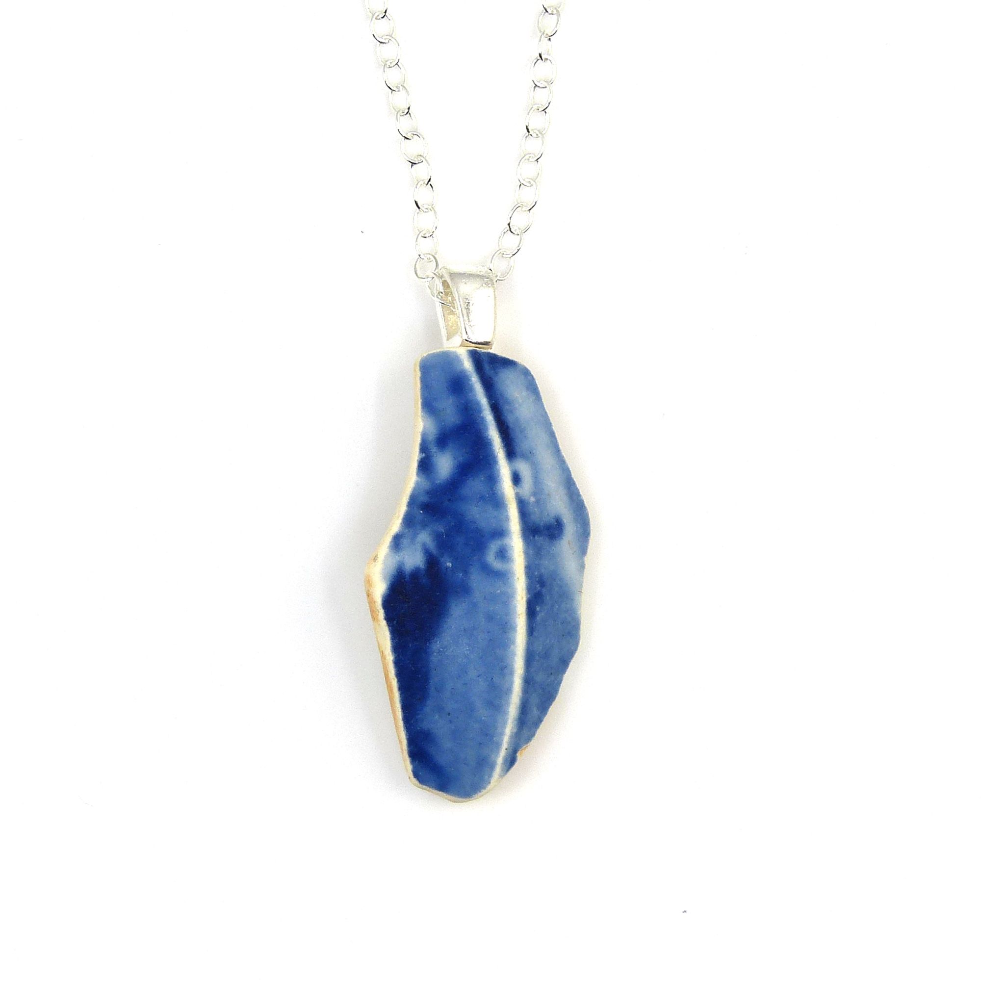 P136 blue and white pottery necklace (2)