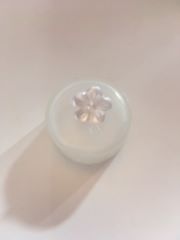White Flower Button. 11.5mm