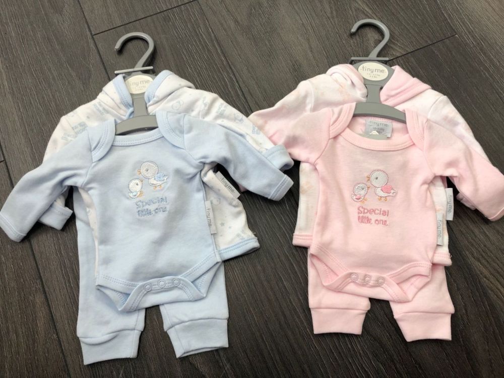 Tiny Chick Special Little One 3 Piece Set. Pink or Blue. (3-5lbs & 5-8lbs)