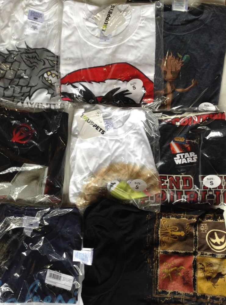 New Product 100 mixed character t shirts ALL SMALL just £1. each