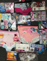 New Product 17 packs of under weaR whats in picTURE u get 