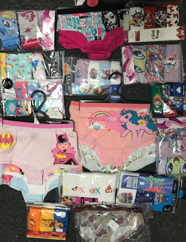 New Product 15 packs of under weaR whats in pick u get