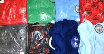 20 Boys Assorted Football Dressing Gowns