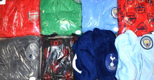 21 Boys Assorted Football Dressing Gowns