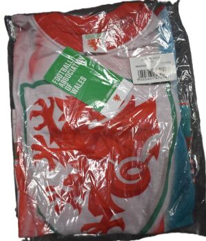 4 Boy's Wales Football Pyjamas Age 6-7