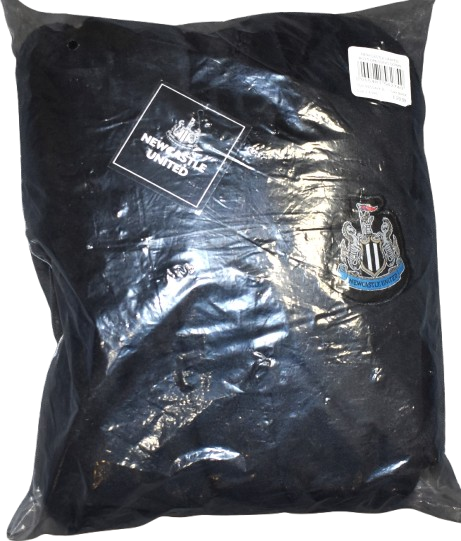 1 Boys Newcastle United Dressing Gown Size 7-8