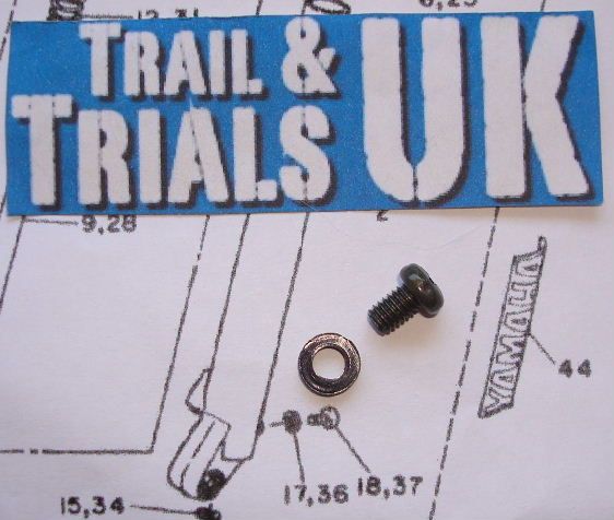 17 & 38 . Front Fork Drain Screw & Gasket - XT550 & XT400 (Series 2)