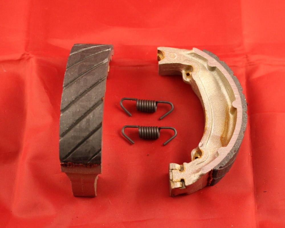  8 & 9. Grooved Front Brake Shoes & Springs - TY125 & TY175