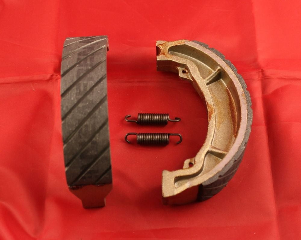 10 & 11. Rear Grooved Brake Shoes & Springs - TY125 & TY175