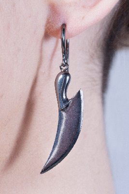 Nigella - Black Oxide Silver earring