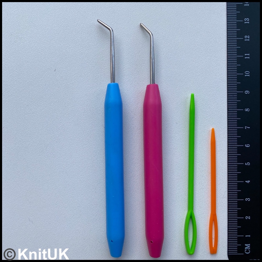 Knitting Loom Hook Set of 2 Soft-Grip Hooks. Blue & Pink (KnitUK).