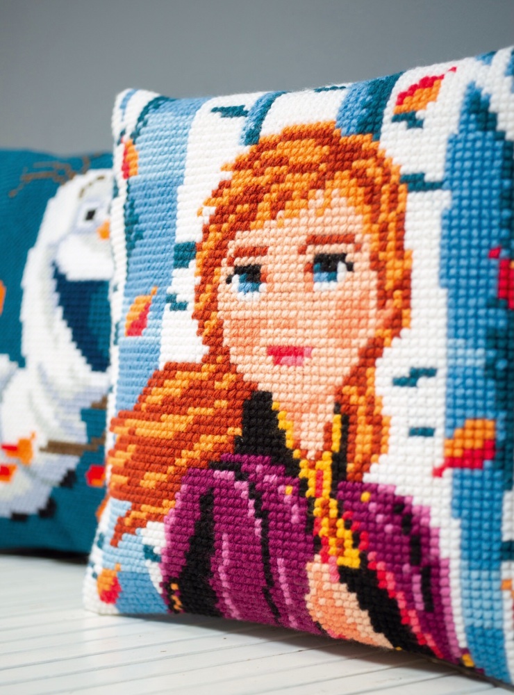 Cross Stitch Cushion cover: Frozen II Anna (Vervaco). Cross Stitch / Tapestry