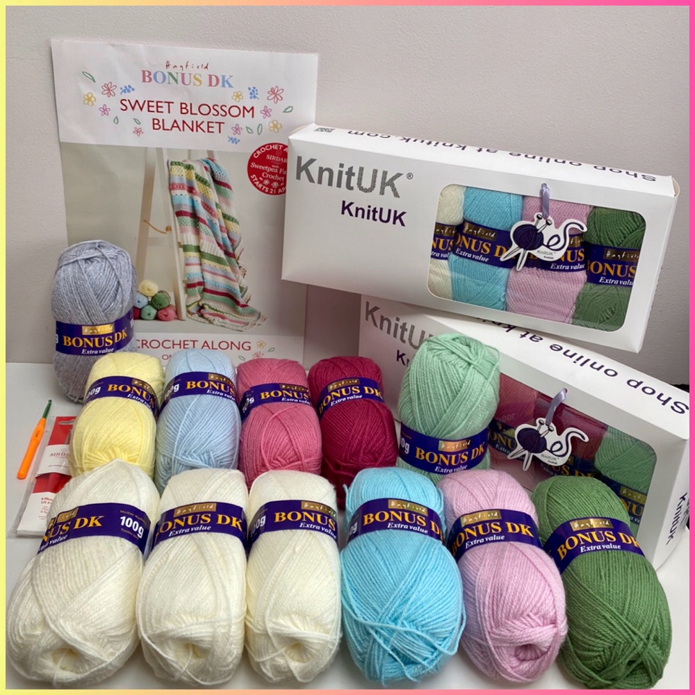 6 Rolls Set Knitting Yarn Set T-Shirt Yarn Crocheting Projects Chunky Yarn Spaghetti Yarn for Rugs Baskets Throw Blanket Crochet Pet Bed , Set A, Size