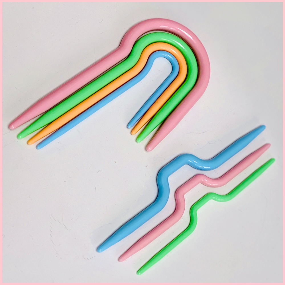 Cable Needles Set of 7. Curved and U-shape.