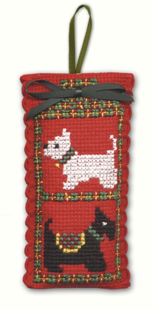 SACHET Scotties & Westies. Cross Stitch Kit by Textile Heritage (Made in UK)