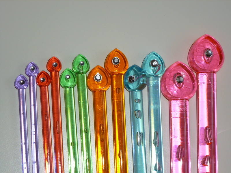 KnitUK Acrylic Knitting Needles Set with crystallike rhinestone. Bespoke 35 cm single point