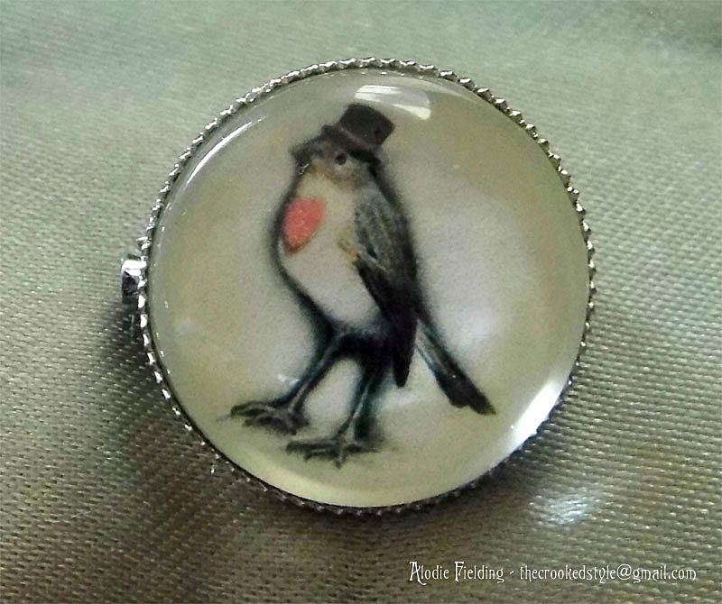 ROBIN IN A TOP HAT BROOCH