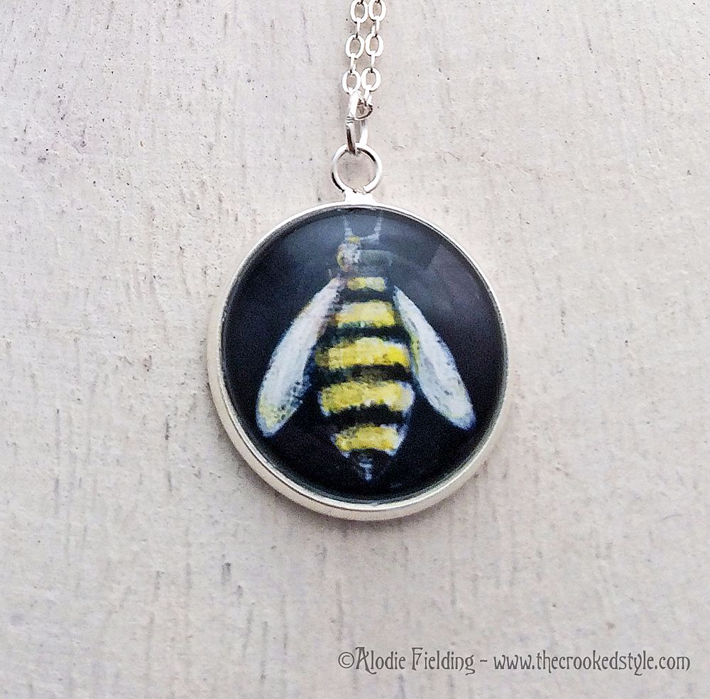 BUMBLE BEE BLACK BACKGROUND - 20mm SILVER PLATED PENDANT
