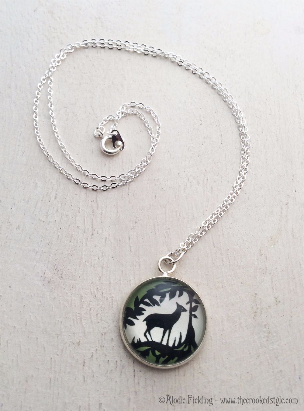 FOREST DEER 20mm SILVER PLATED PENDANT