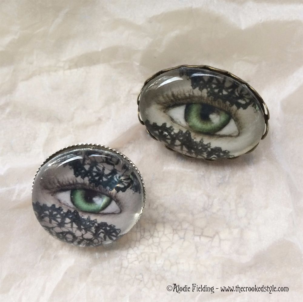 LACE VEIL EYE BROOCH