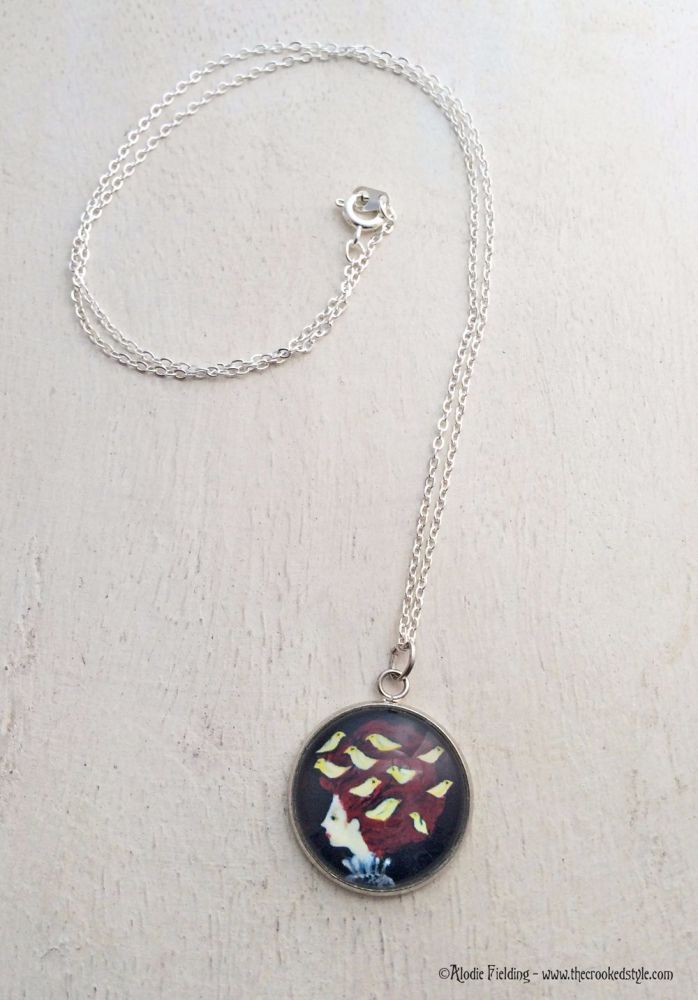 LADY BIRDNEST PENDANT