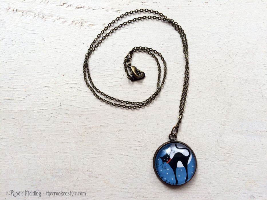 CAT ON A ROOF PENDANT