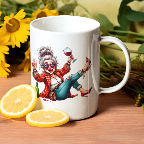 100242 Funny Wine Drinking Grandma 08