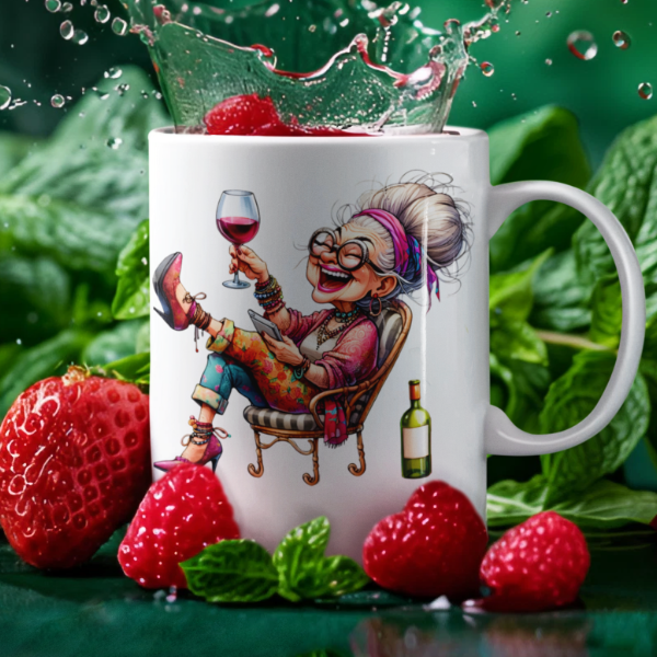 100243 Funny Wine Drinking Grandma 09