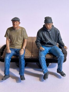 Seated resin driver figures pack B