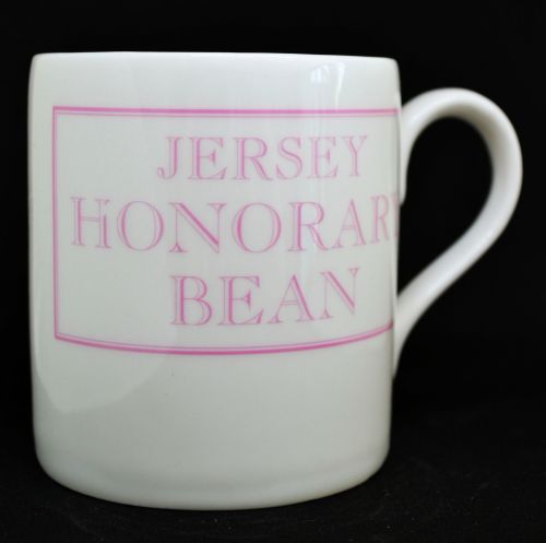 JERSEY HONORARY BEAN Mug in Pink
