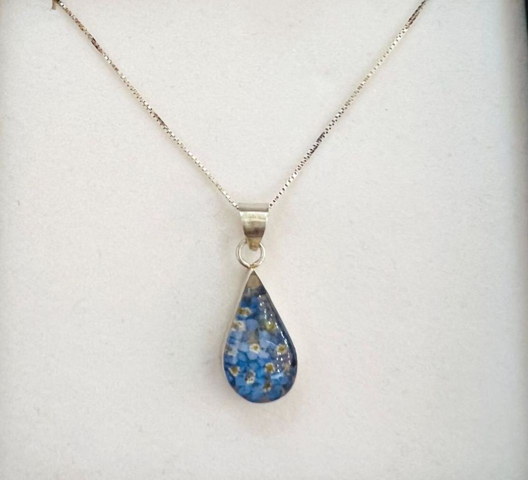 Forget Me Knot Teardrop Pendant Small 925