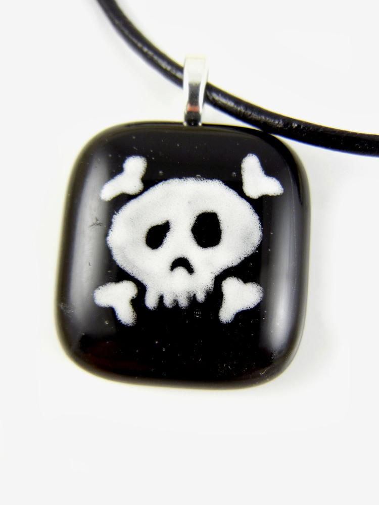 Black Skull & Crossbones Pendant - ZMP114 - Pirate Collection