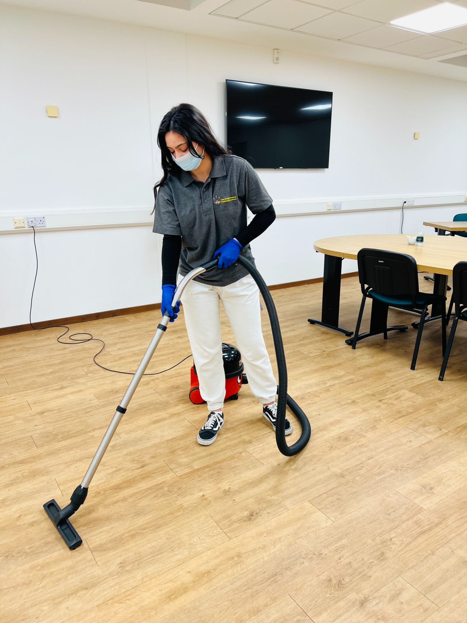 cleansweep-commercial-vacuuming-Gainsborough
