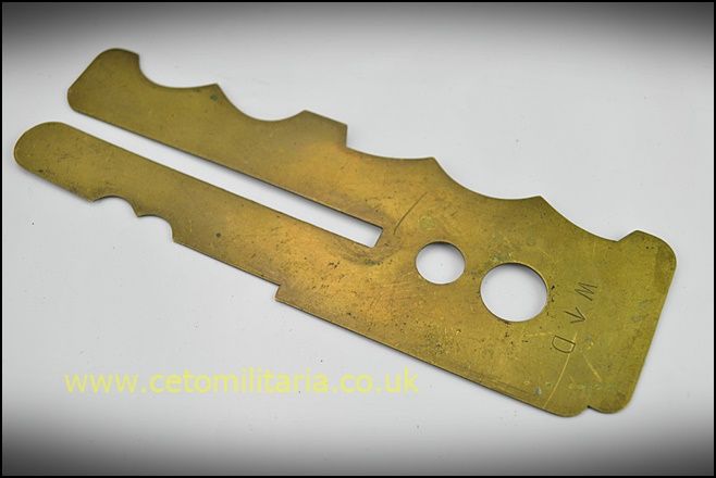 WW1 1917 Brass Button Stick, Brass Buttons & Buckle Cleaning Tool.