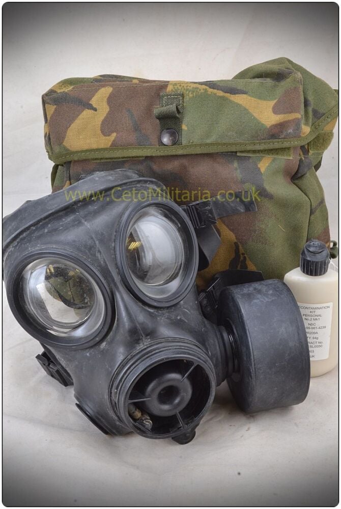 Gas Mask/Respirator, S10 (c/w bag)
