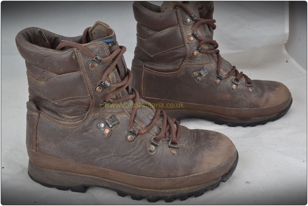 Second hand altberg boots top