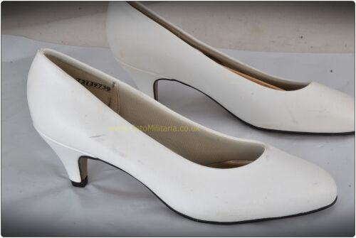 Shoes, White RN Female (7.5)