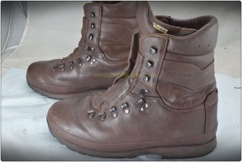 Boots - Altberg Defender, Size 10W