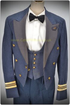 RAF No5 Mess (36/37C 29.5W) Sqn Ldr Nav