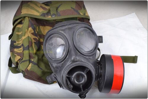 Gas Mask/Respirator, S10 (c/w bag)