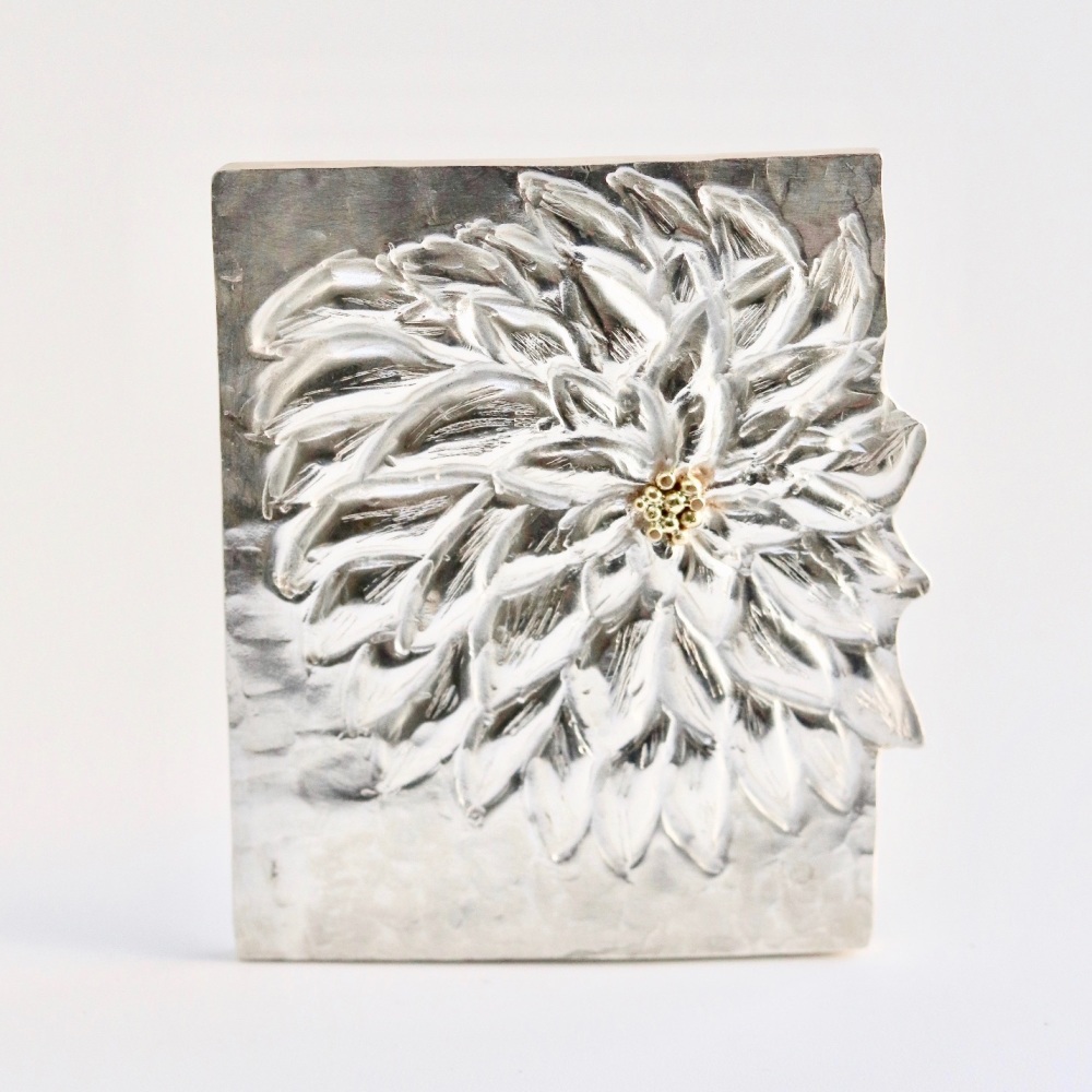 Chrysanthemum brooch