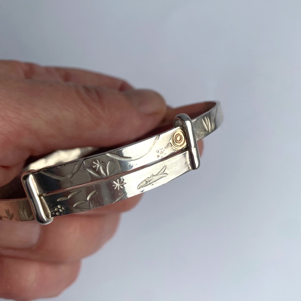 Riverside Story Silver Bangle – with Gold Details