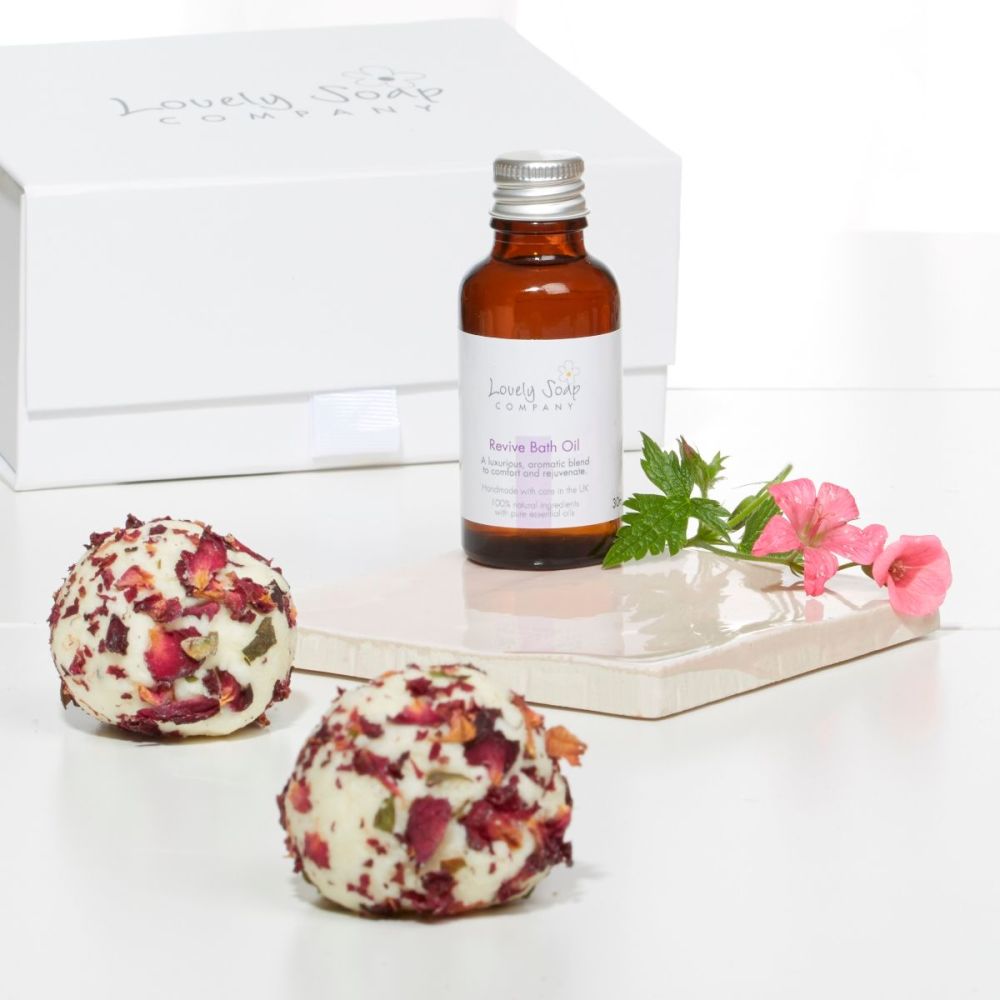 Lovely Soap Company Aromatherapy Pamper Gift Set in Revive scent