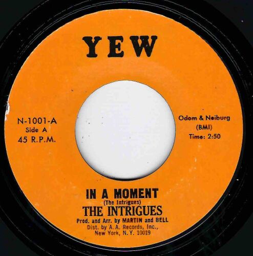 INTRIGUES - IN A MOMENT