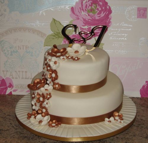 Gold flower cake
