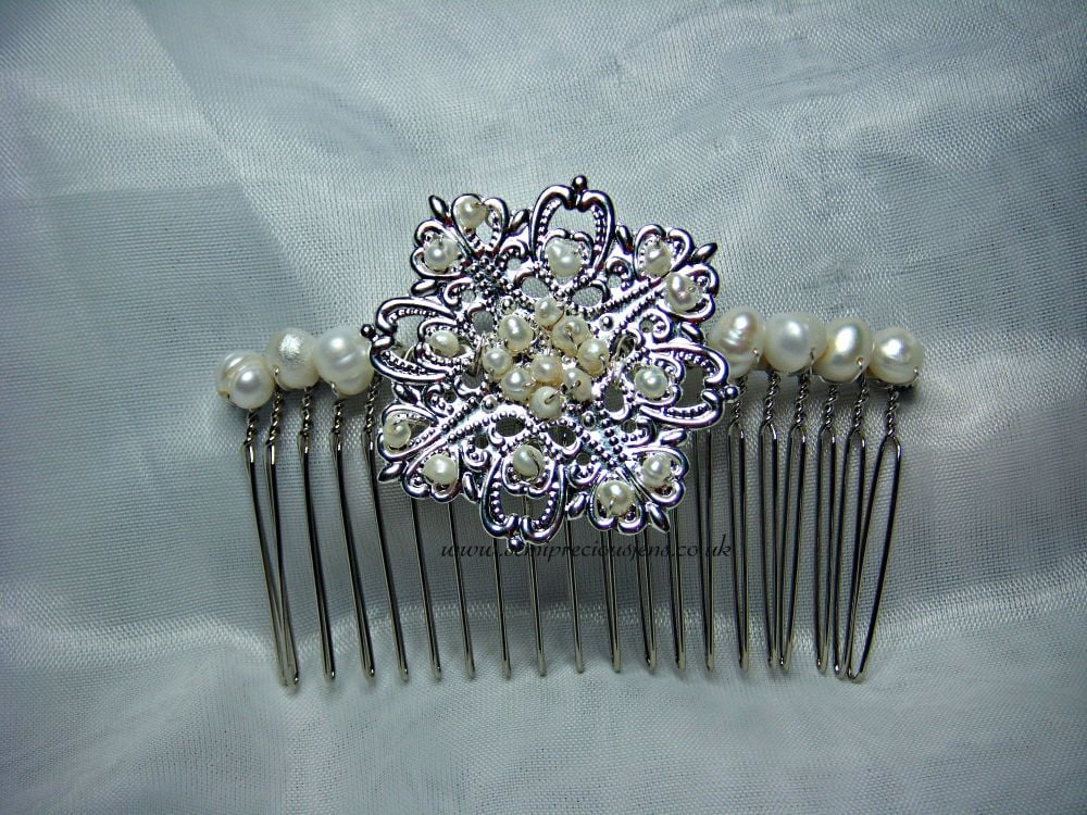Fancy Flower & Pearl Hair Comb